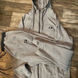 Mens Nike Jogging Suit